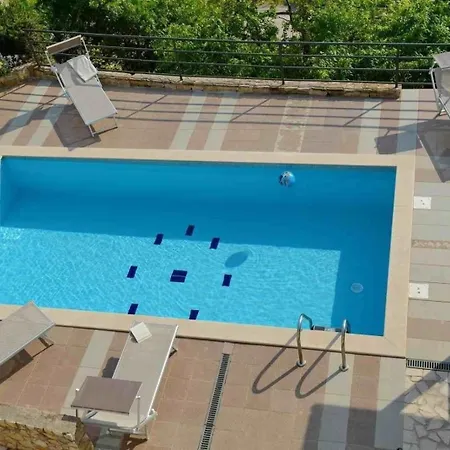 'villa Ivisa' Mit Eigenem Pool